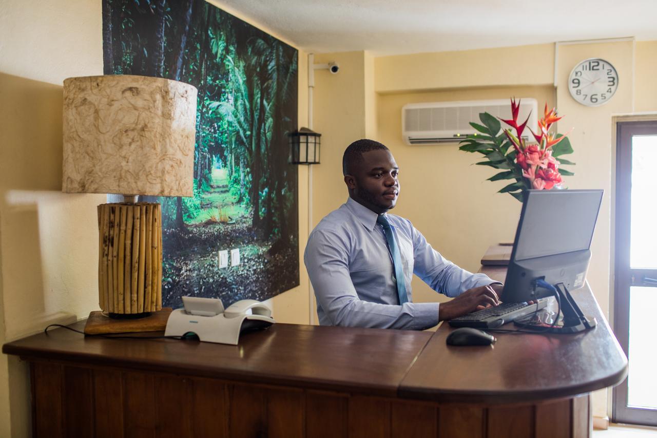 Hotel Residencial Luxan Sao Tome Exterior photo
